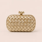 Knot Clutch