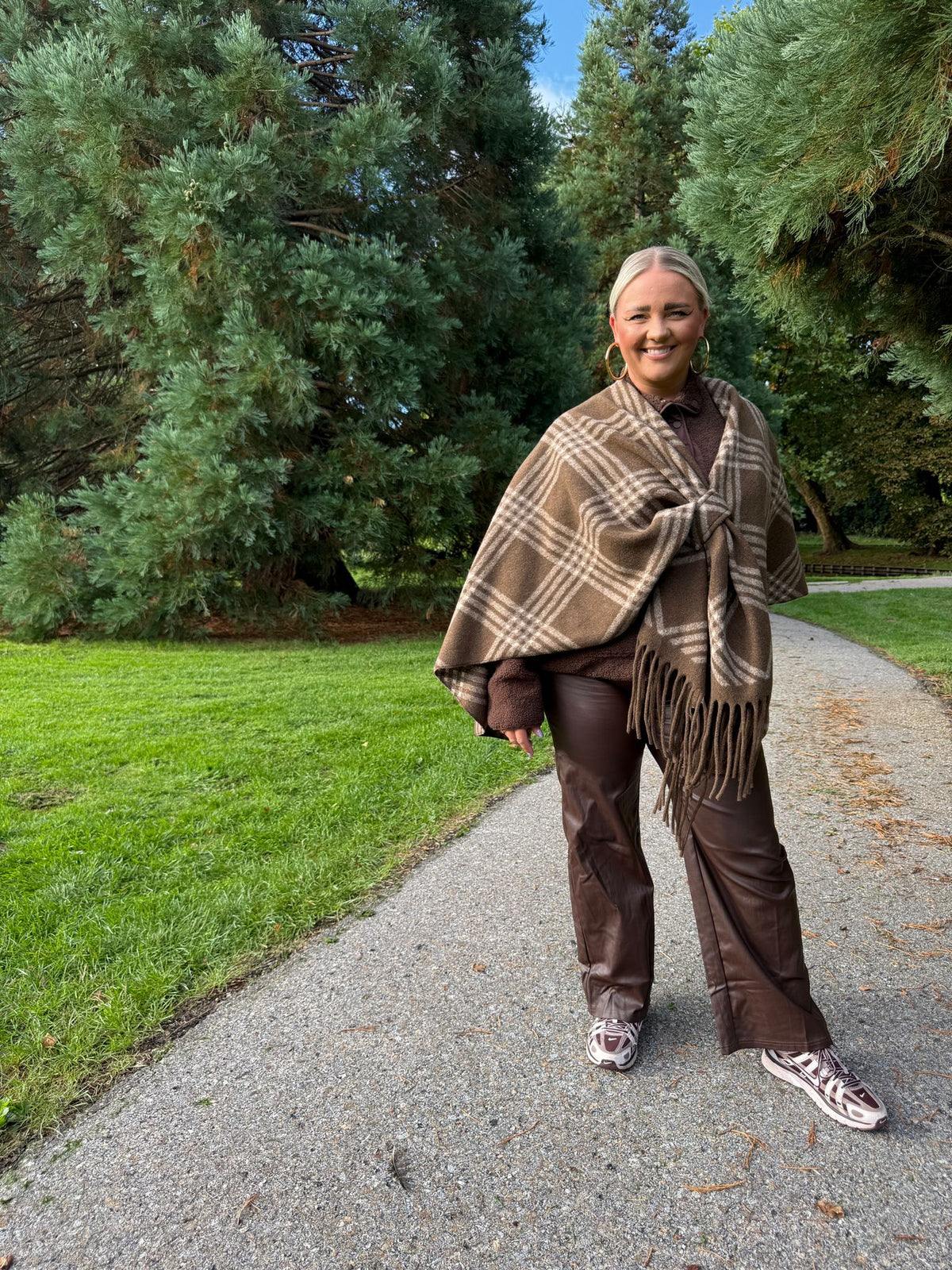 Cozy Wrap Poncho - beige