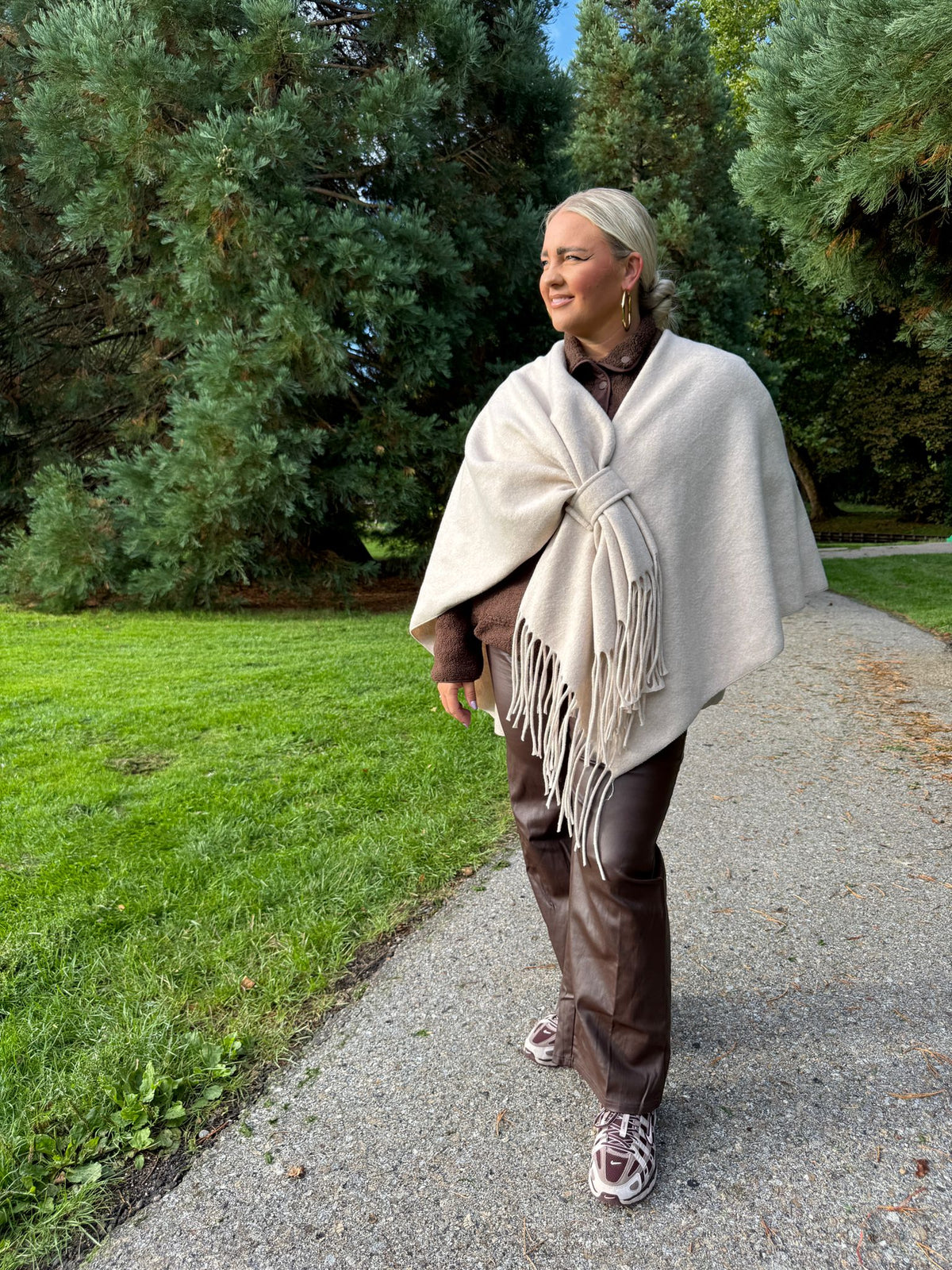 Cozy Wrap Poncho - beige